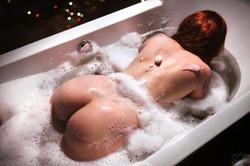 ellesutton_escort_image