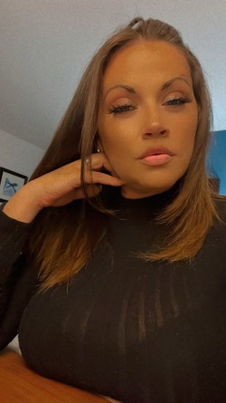 Brookelynnknight_escort_image