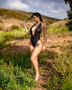 mialopez_escort_image