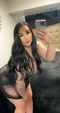 HazelBrooks_escort_image