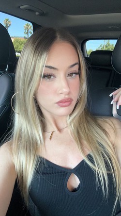 taylor143_escort_image