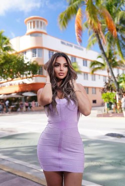 alicesky7_escort_image