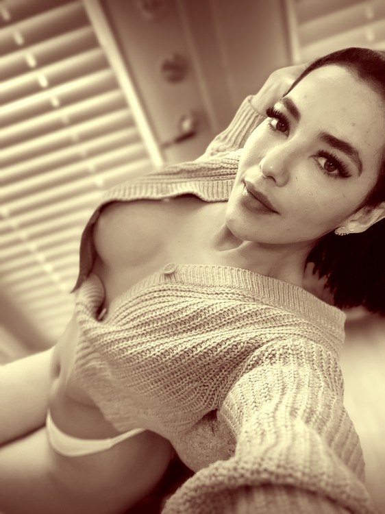 ValeMiller_escort_image