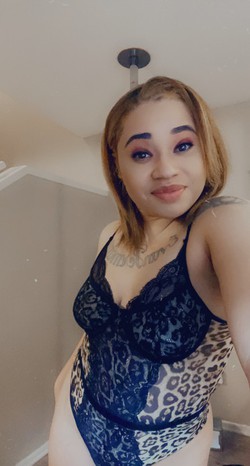 Vanessabombshell_escort_image