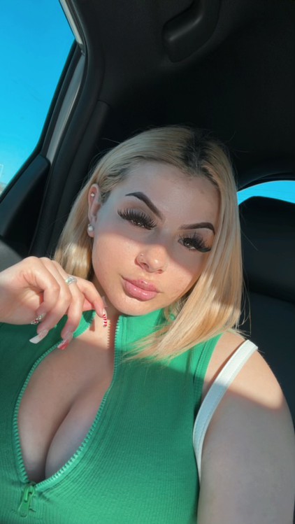 Selenababyyyy_escort_image