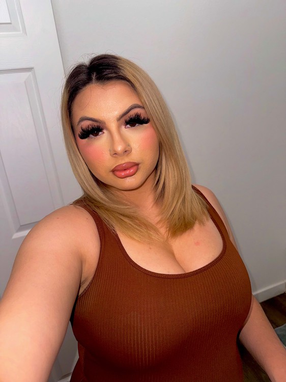 Selenababyyyy_escort_image