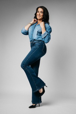 Image - 1 of AmyTaylor